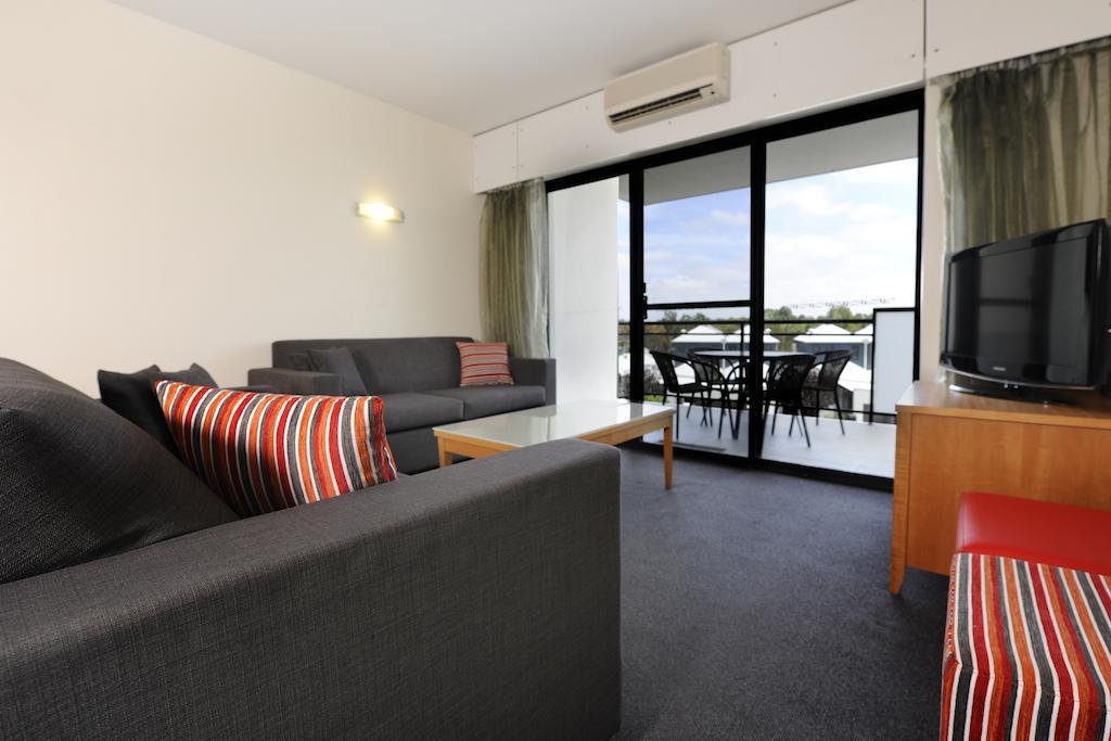 Assured Ascot Quays Apartment Hotel Perth Extérieur photo