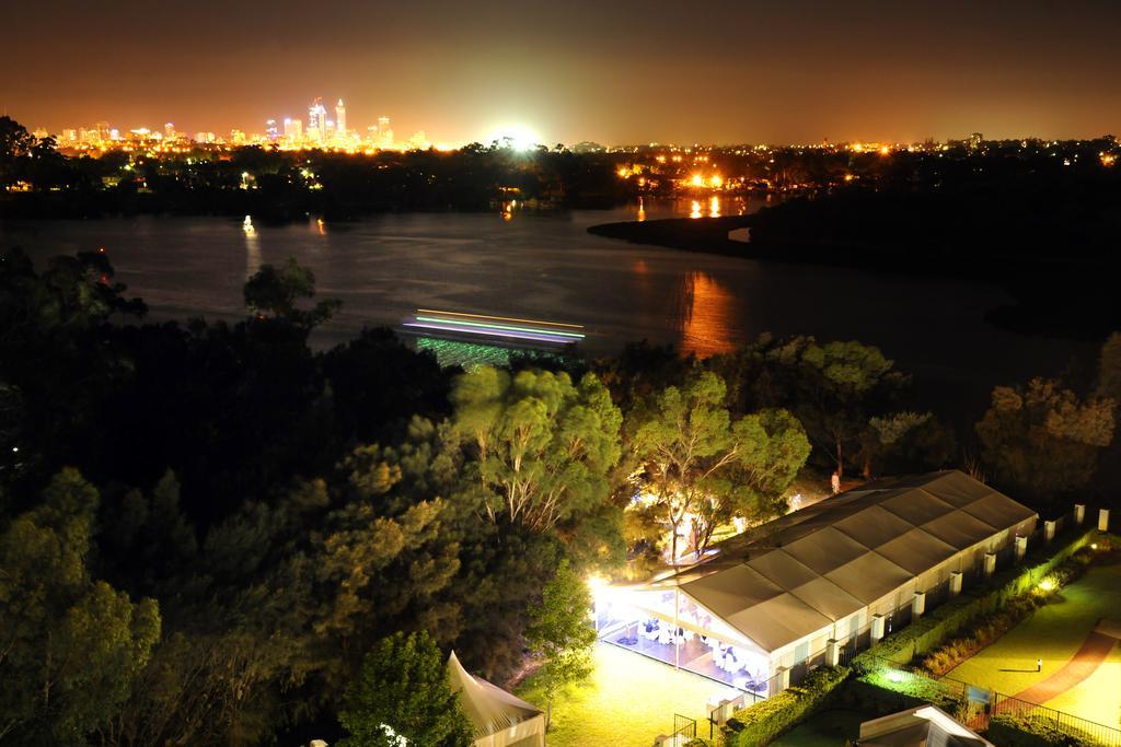 Assured Ascot Quays Apartment Hotel Perth Extérieur photo