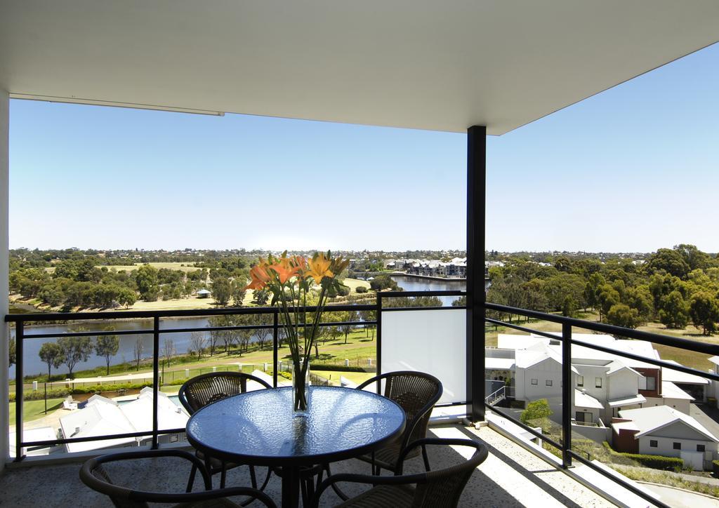 Assured Ascot Quays Apartment Hotel Perth Extérieur photo