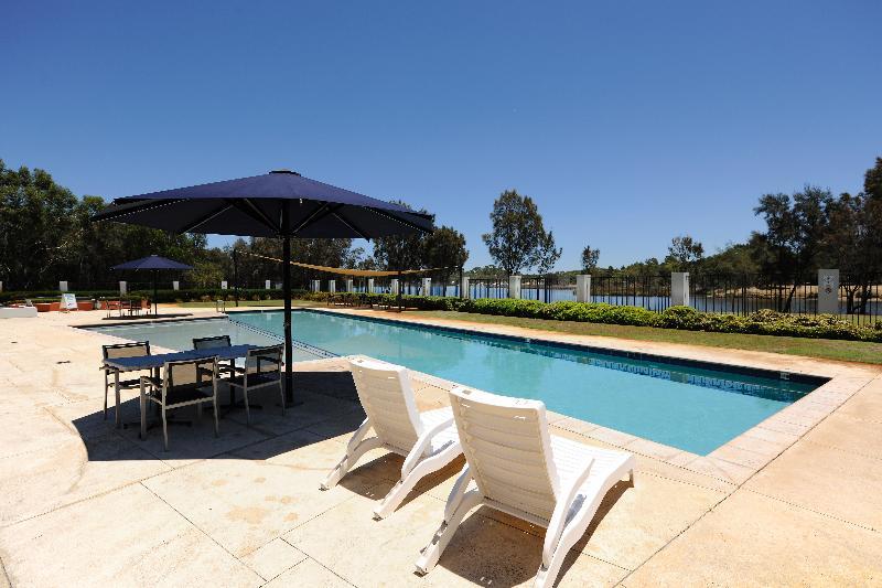 Assured Ascot Quays Apartment Hotel Perth Extérieur photo