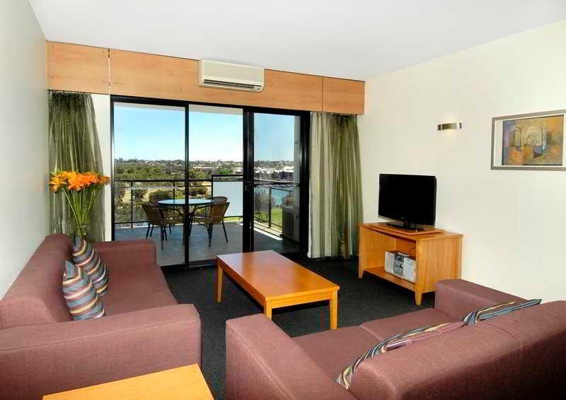 Assured Ascot Quays Apartment Hotel Perth Extérieur photo
