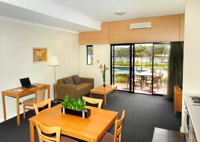 Assured Ascot Quays Apartment Hotel Perth Extérieur photo