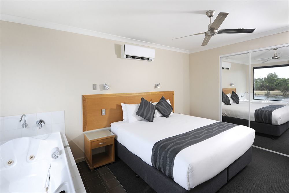 Assured Ascot Quays Apartment Hotel Perth Extérieur photo