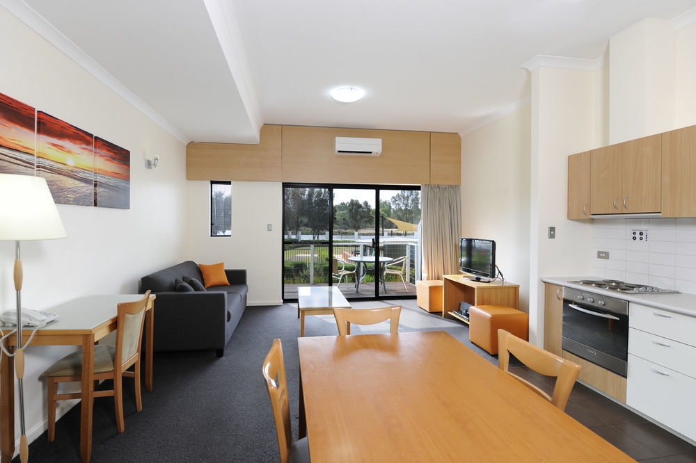 Assured Ascot Quays Apartment Hotel Perth Extérieur photo