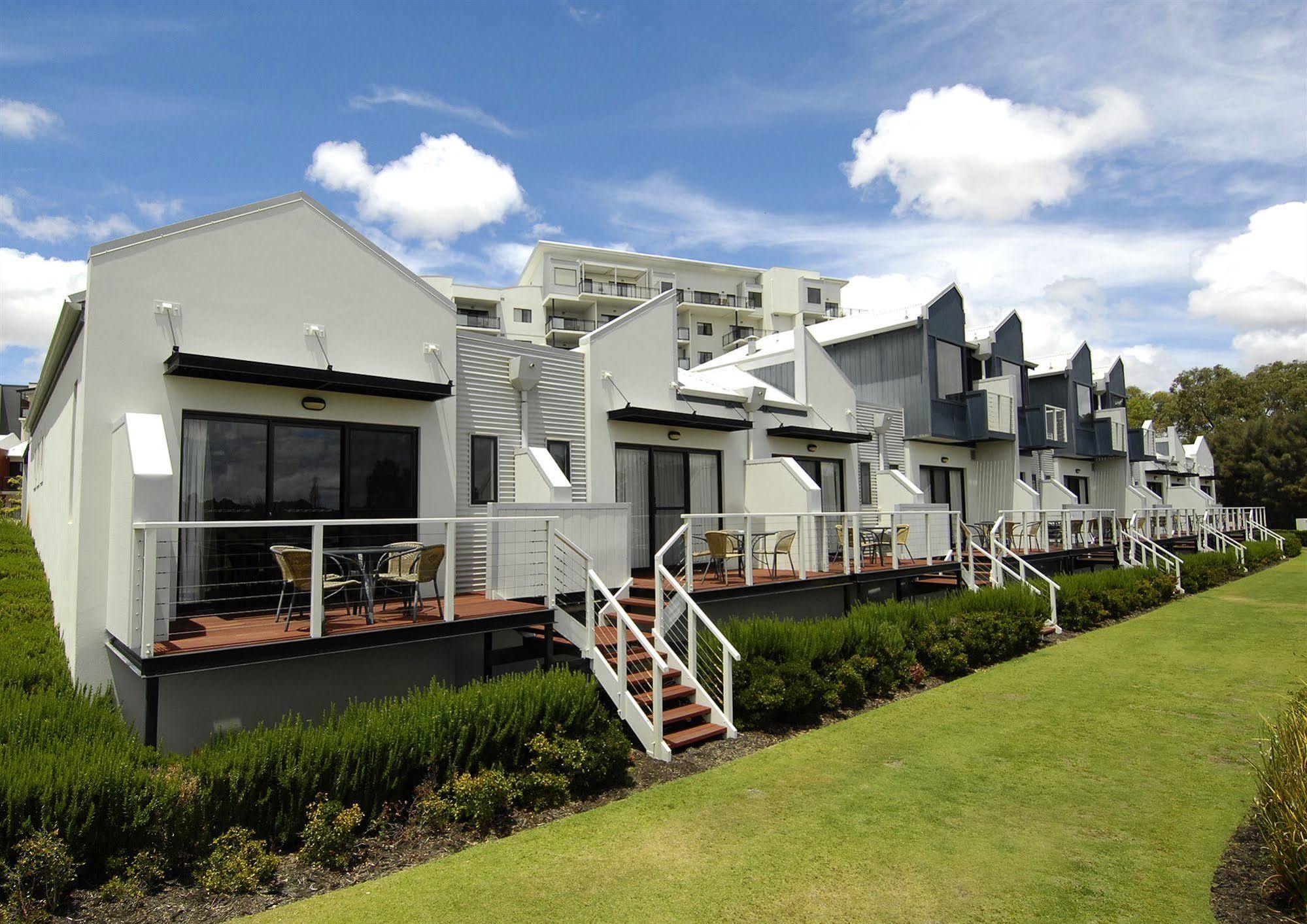 Assured Ascot Quays Apartment Hotel Perth Extérieur photo