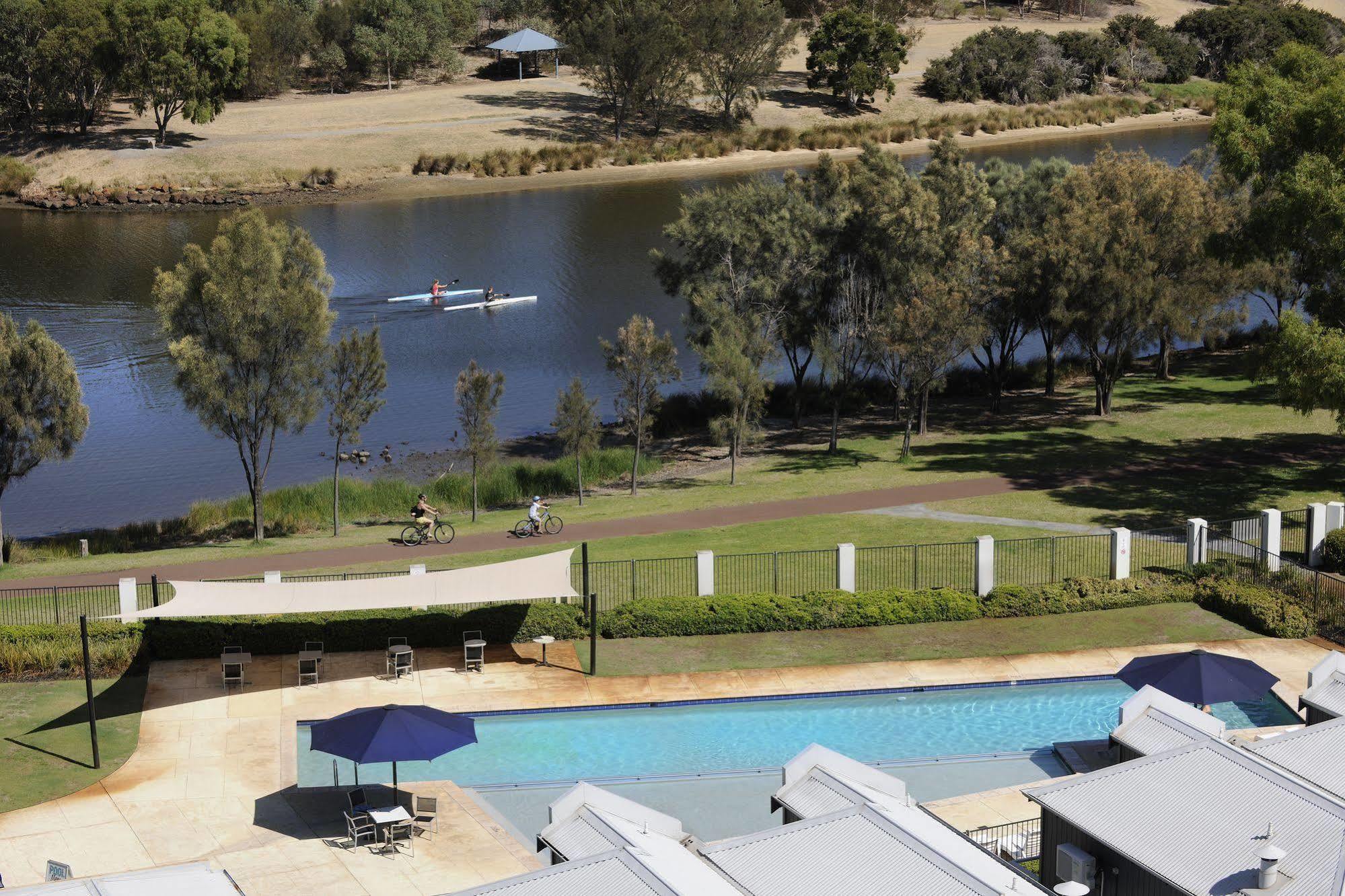 Assured Ascot Quays Apartment Hotel Perth Extérieur photo