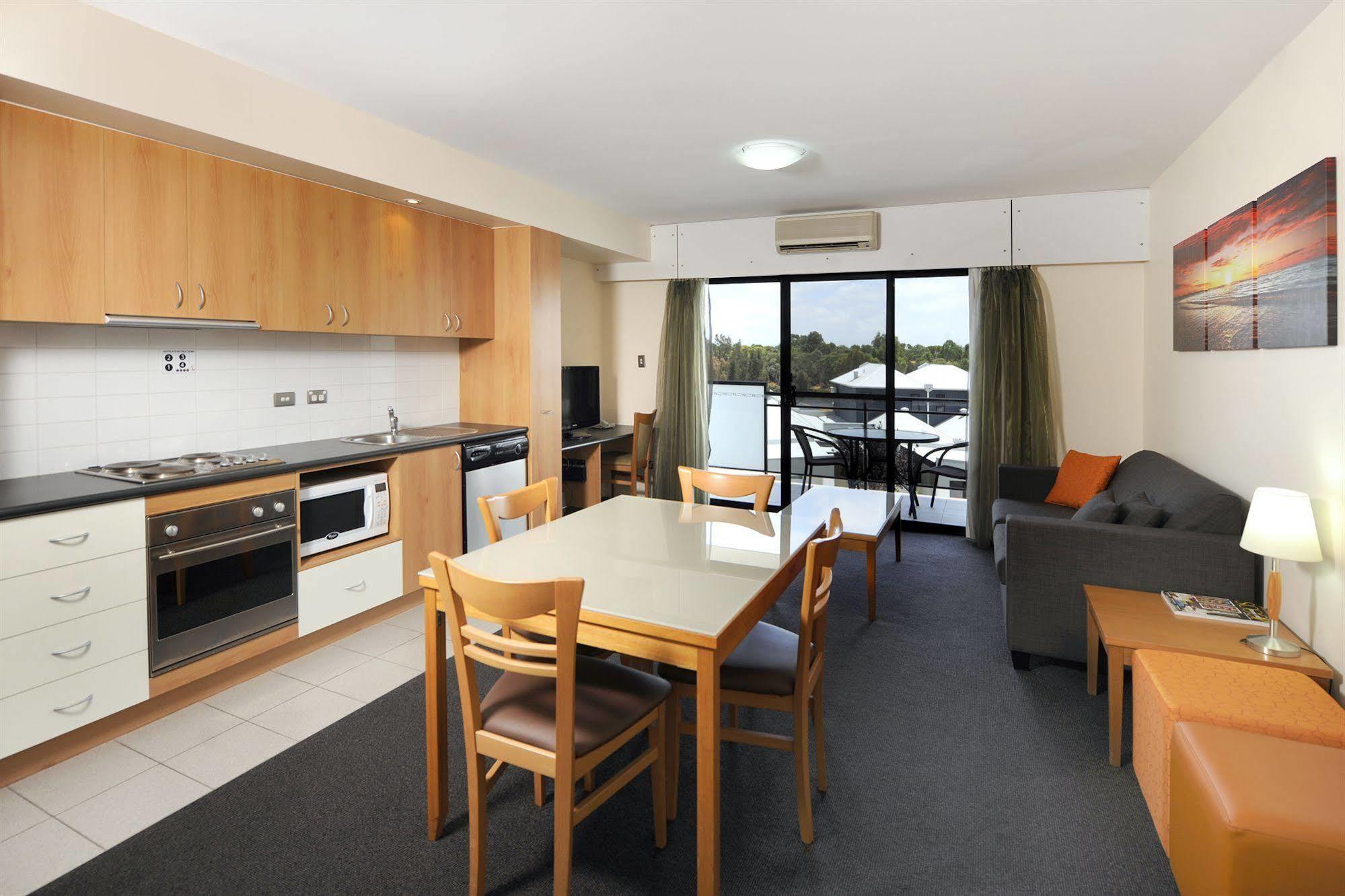 Assured Ascot Quays Apartment Hotel Perth Extérieur photo
