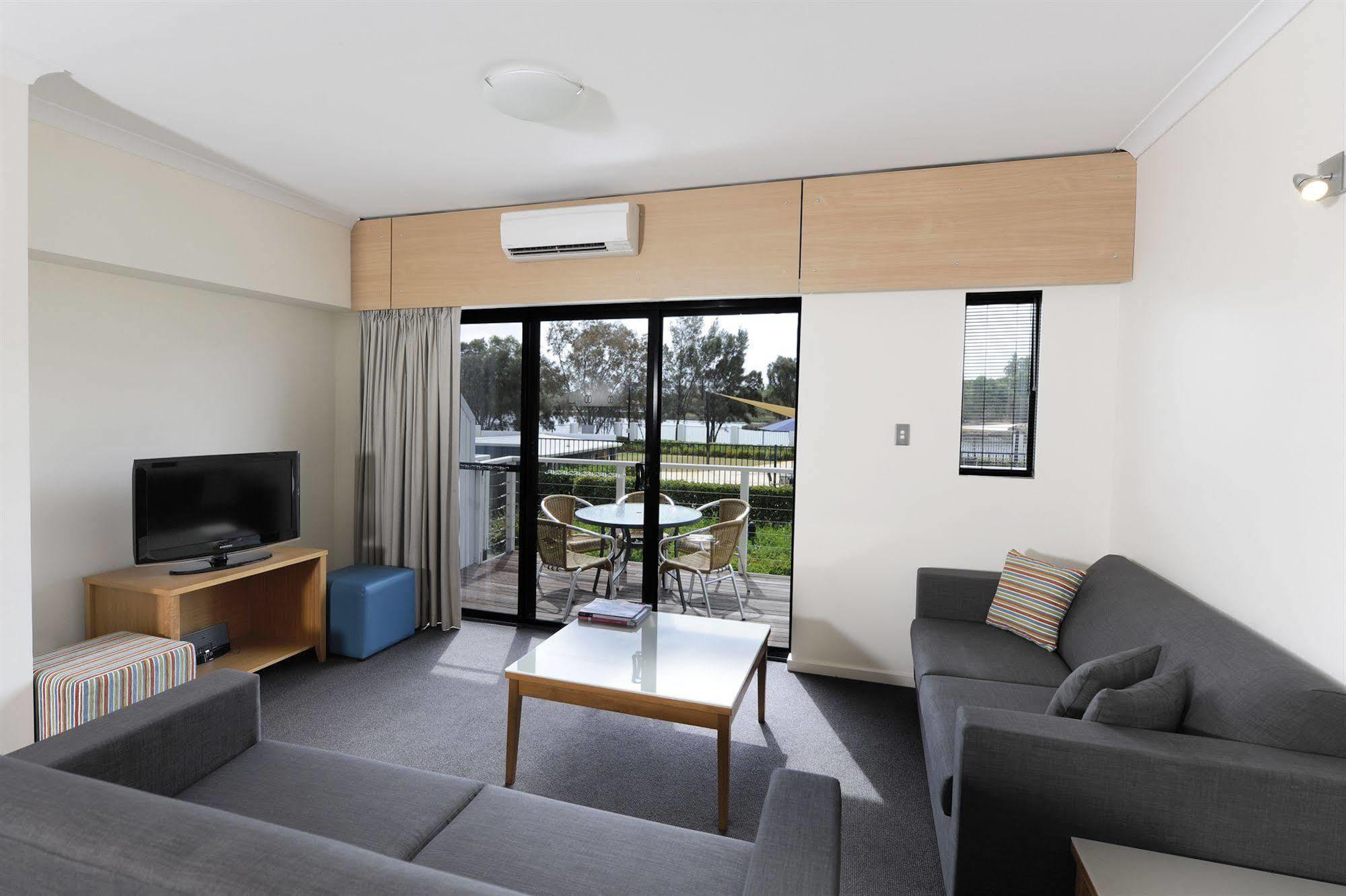 Assured Ascot Quays Apartment Hotel Perth Extérieur photo