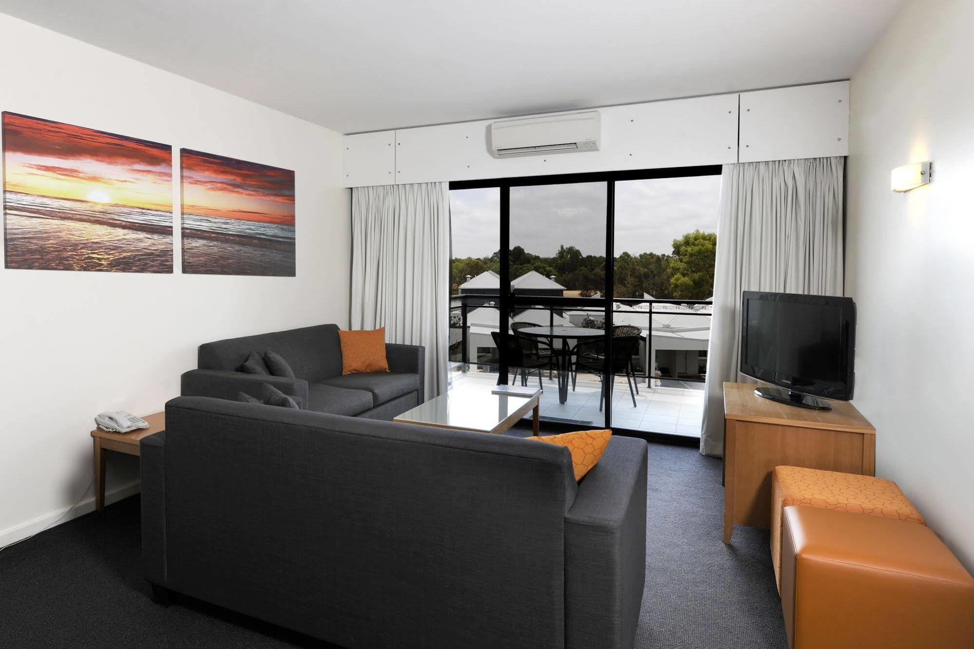 Assured Ascot Quays Apartment Hotel Perth Extérieur photo