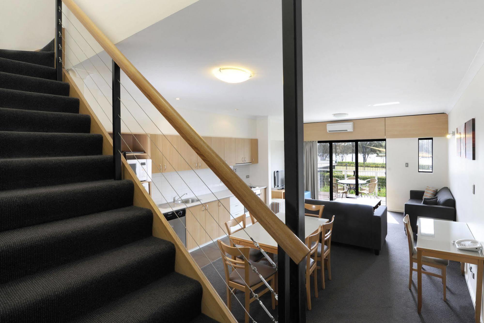 Assured Ascot Quays Apartment Hotel Perth Extérieur photo