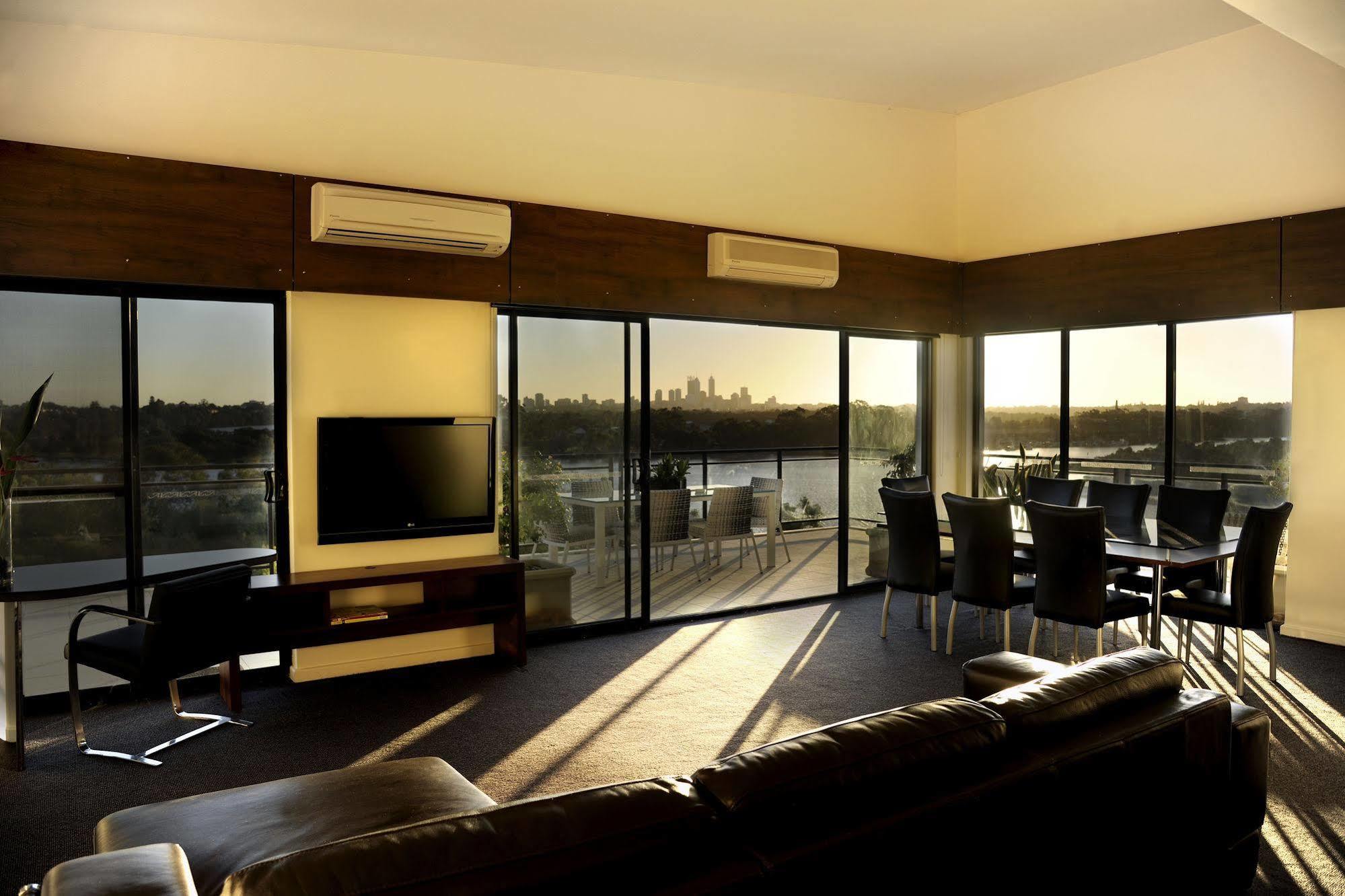 Assured Ascot Quays Apartment Hotel Perth Extérieur photo