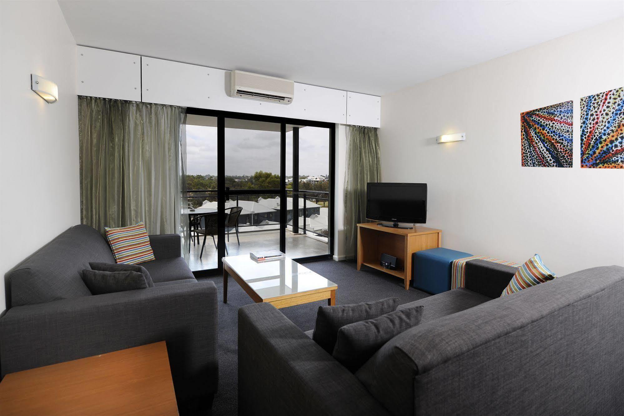 Assured Ascot Quays Apartment Hotel Perth Extérieur photo